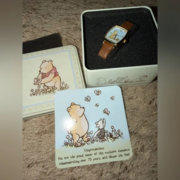 Vintage Winnie the Pooh Watch - Picture 2 of 5